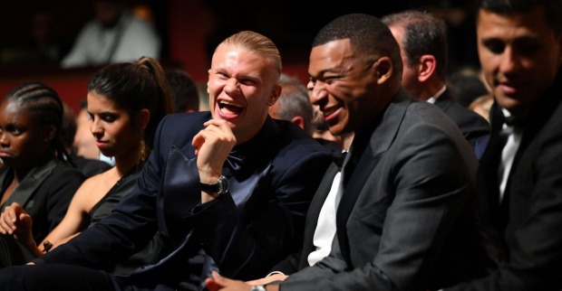 Erling Haaland und Kylian Mbappé beim Ballon d’Or 2023.