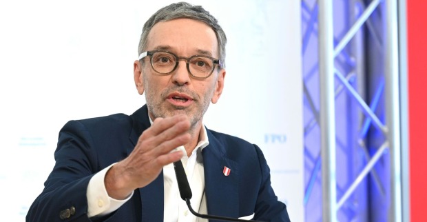FPÖ-Chef Herbert Kickl äußert sich erstmals zu seinem Gespräch mit Karl Nehammer.