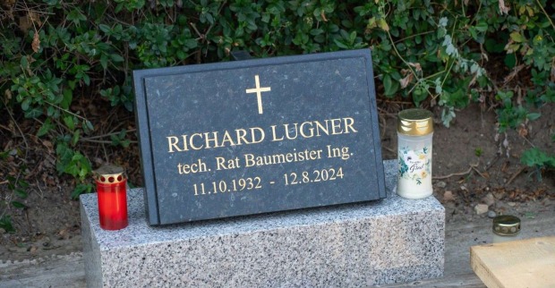 Grabstein von Richard Lugner.
