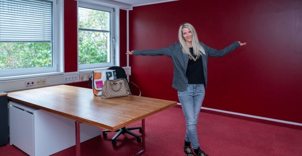 Simone Lugner in dem Büro in der Lugner City.