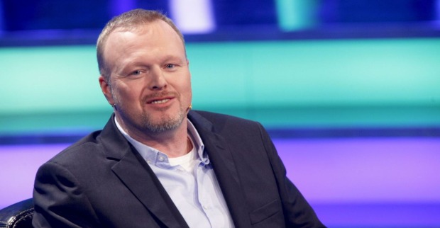 Stefan Raab mit ernstem Gesicht