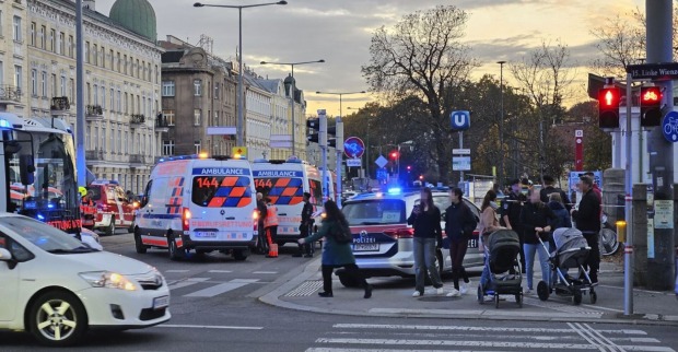 Ein U-Bahnsurfer befindet sich in Lebensgefahr.