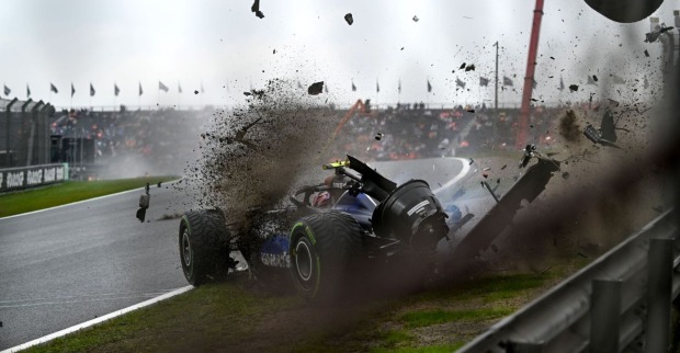 Logan Sargeant bei einem Unfall