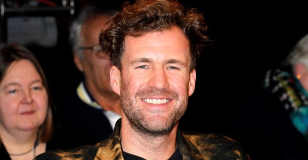 Luke Mockridge lächelt