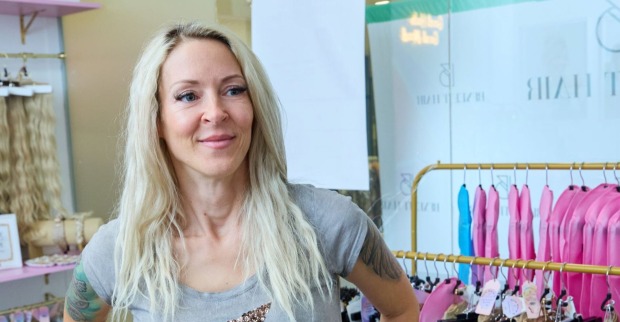 Simone Lugner lächelt