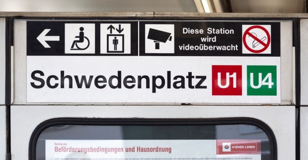 Die U4 fährt unbehindert, für die U1 kann nicht zwischen Schwedenplatz und Reumannplatz fahren..
