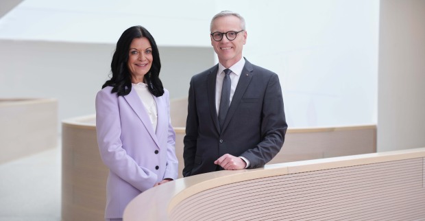 Kathrin Kühtreiber-Leitner, Vorstandsdirektorin, und Othmar Nagl, Generaldirektor der OÖ Versicherung.