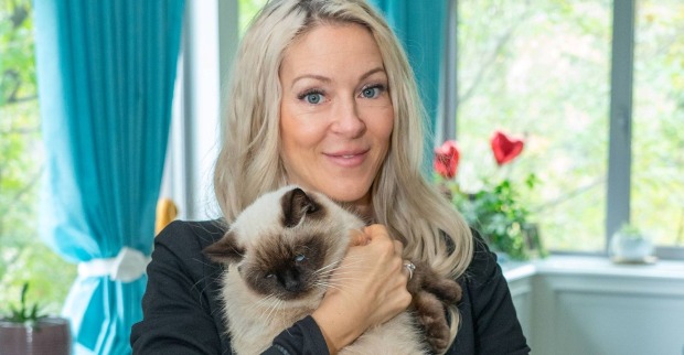 Simone Lugner mit ihrer Katze