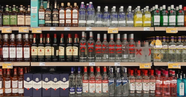 Wodka, insbesondere russische, werden seit dem russischen Angriffskrieg von Konsumenten tendenziell boykottiert.