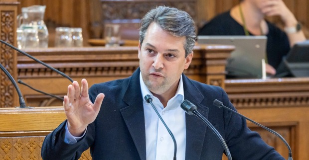Der Wiener FPÖ-Chef Dominik Nepp schießt scharf gegen die Tageszeitung "Der Standard".