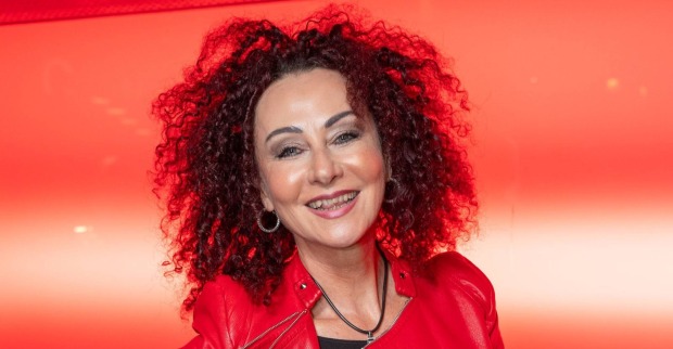 "Mausi" Lugner lächelt in die Kamera