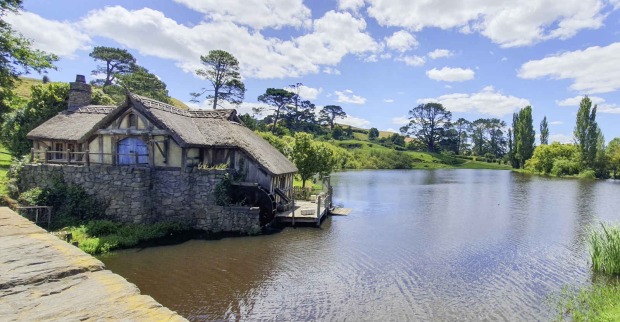 Ein Haus an einem See