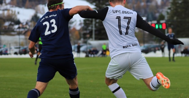 Amateurfußballer in der Wintervorbereitung.