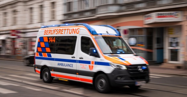 Rettungswagen fährt schnell