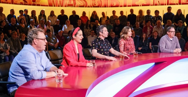 Caroline Athanasiadis während der Sendung "Was gibt es neues?"