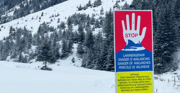 Lawinenwarnschild