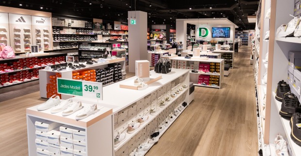Schuhgeschäft-Filiale nach Geschäftsschluss