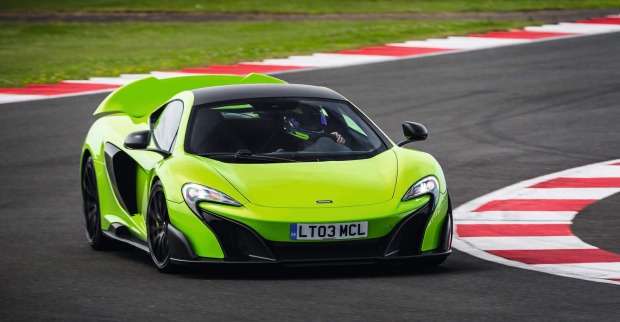 Nicht alle Autos kann man leasen, diesen  hier schon: Für einen McLaren 675LT muss man rund 4.600 Euro monatlich berappen.