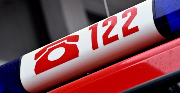 Schriftzug 122 auf einem Auto