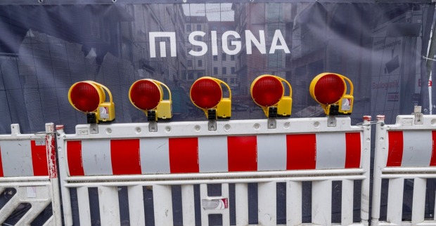 Baustellenschild der Signa-Gruppe