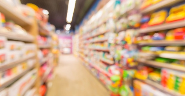 Süßwarengang eines beliebigen Supermarkts in Europa