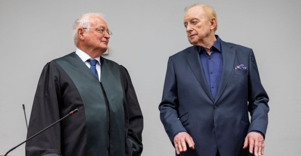 Alfons Scuhbeck vor dem Landgericht München mit seinem Anwalt Hans-Joachim Eckert