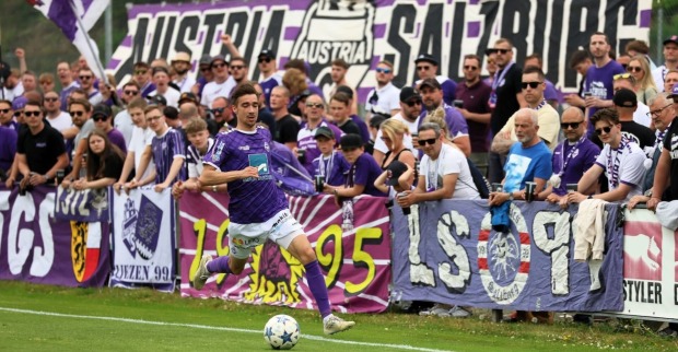 Alexander Schwaighofer und Co. peilen mit Austria Salzburg den Meistertitel und den Aufstieg in die 2. Liga an.