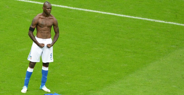 Italienischer Stürmer Balotelli erhält 3,15 Millionen Euro – weiterer Rückschlag für abstiegsbedrohten Klub Adana Demirspor.