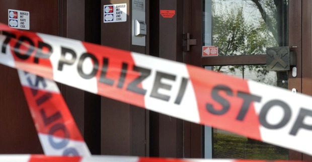 Absperrband mit der Aufschrift "Polizei"