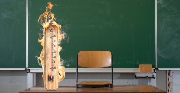 Aufnahme eines Klassenzimmers mit einem bearbeitetem Thermometer