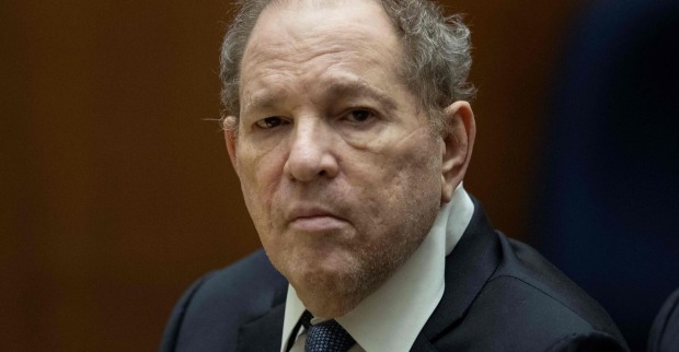 Harvey Weinstein wurde am Mittwoch in einem Anklagepunkt der schweren Sexualverbrechen schuldig gesprochen.