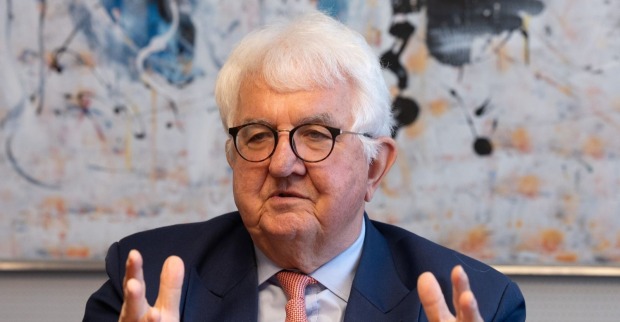 Robert Holzmann, Gouverneur der Oesterreichischen Nationalbank, spricht bei einer Pressekonferenz in Wien.