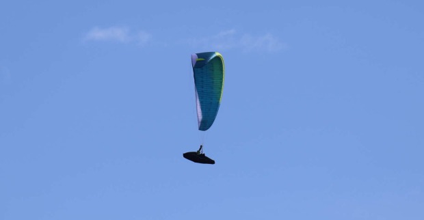 Paragleiter in der Luft