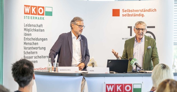 Zwei Männer sprechen