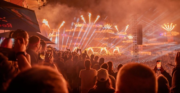 Feuerwerk am Electric Love Festival