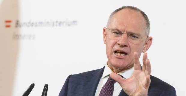 Innenminister Gerhard Karner (ÖVP) kündigt im Rahmen einer Pressekonferenz verstärkte Sicherheitsmaßnahmen an