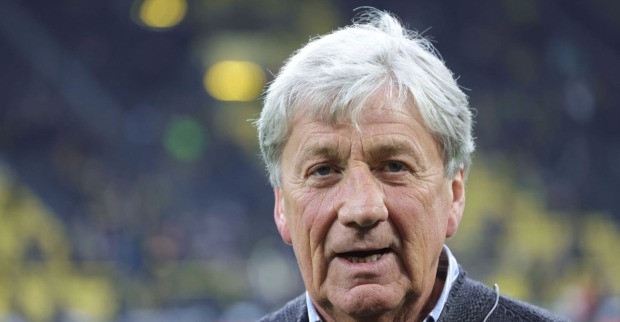 Frank Mill im Jahr 2023 während eines Bundesligaspiels zwischen Borussia Mönchengladbach und Borussia Dortmund