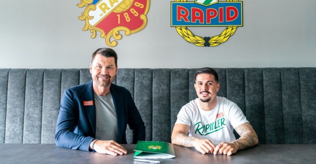 Marco Tilio und Markus Katzer bei der Vertragsunterzeichnung des SK Rapid