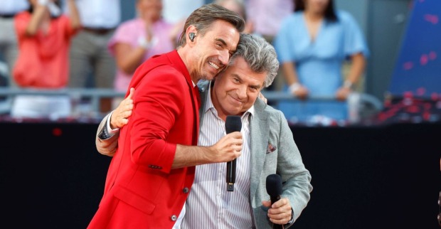 Florian Silbereisen und Andy Borg zusammen auf der Bühne.