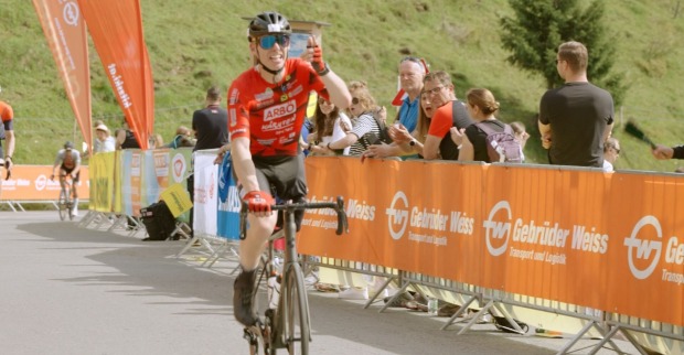 Christian Troger bewältigt 216 km und 4.600 Höhenmeter mit nur einem Bein.