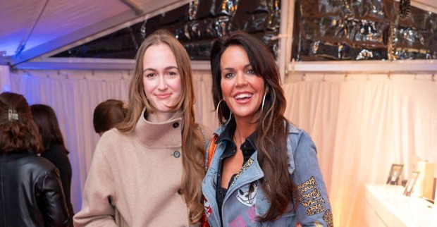 Martina Reuter und Tochter Rosalie auf einem Event