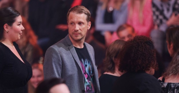 Oliver Pocher mit ernstem Gesichtsausdruck