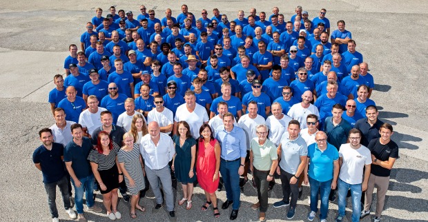 Das Team von Priesner Bau posiert für ein Gruppenfoto | Credit: Priesner Bau