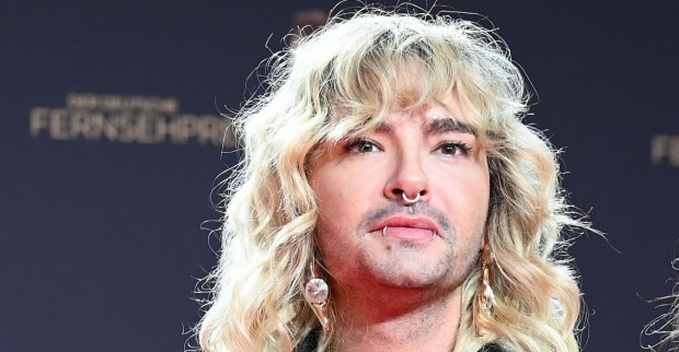 Bill Kaulitz mit ernstem Gesichtsausdruck