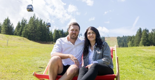 (v.l.) Skirennläufer Christian Walder und Super-G-Weltmeisterin Stephanie Venier, im Rahmen eines Pressegesprächs des Österreichischen Skiverbands (ÖSV) zum Thema "Ausblick auf weitere Pläne", aufgenommen am Donnerstag, 7. August 2025 in Oberperfuss. Weltmeisterin Stephanie Venier beendet ihre Ski-Karriere
