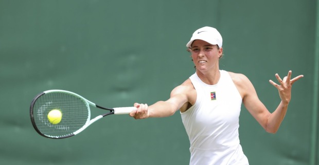 Lilli Tagger während des Junioren Wimbledon-Turniers im britischen London