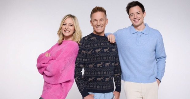 Die Moderatorinnen und Moderatoren des Ö3-Weihnachtswunders 2025 Tina Ritschl, Andi Knoll und Philipp Hansa