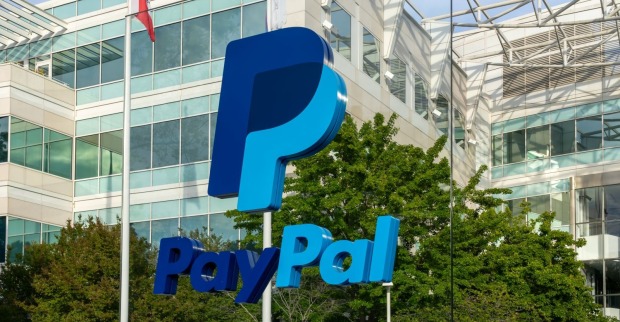 PayPal-Hauptsitz in San Jose USA mit Logo der Firma