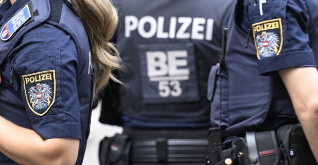 Ein 31-jähriger Lette bedrohte im Zug Wien–Innsbruck mehrere Reisende mit Gewalt.