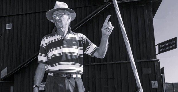 Hubert Raudaschl am Freitag 26. August 2017, während eines Fototermin mit der APA - Austria Presse Agentur in St. Wolfgang am See, anlässlich seines 75. Geburtstages am 26. August
